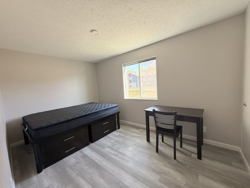 One Bedroom Room Betz Road Apartment