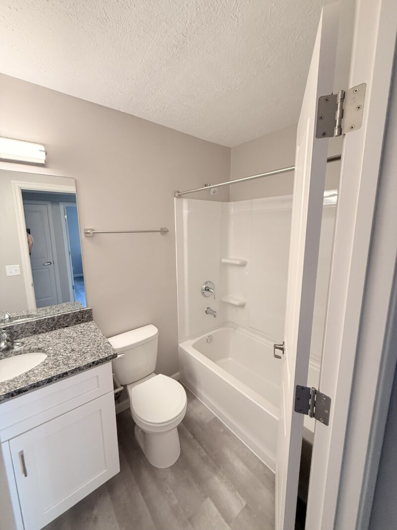 Betz Apartment Two Bedroom Bathroom